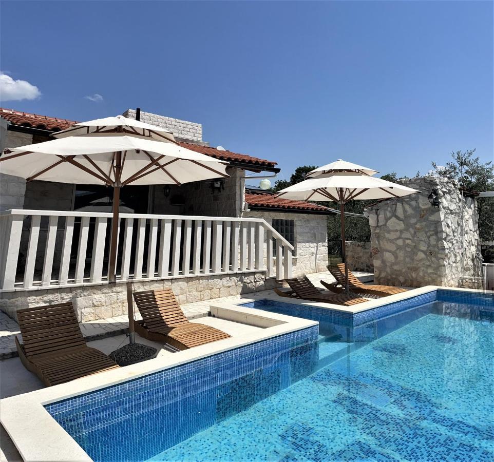 Vila Flamingo - House With Private Pool Gornji Seget Exteriér fotografie