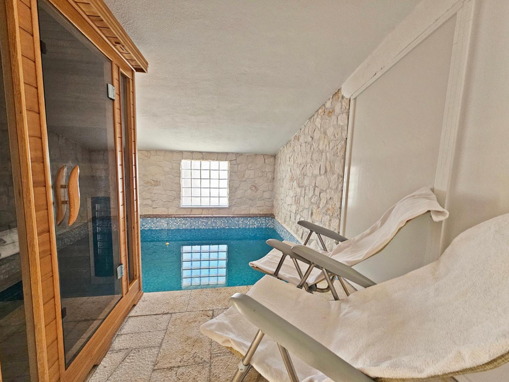 Vila Flamingo - House With Private Pool Gornji Seget Exteriér fotografie